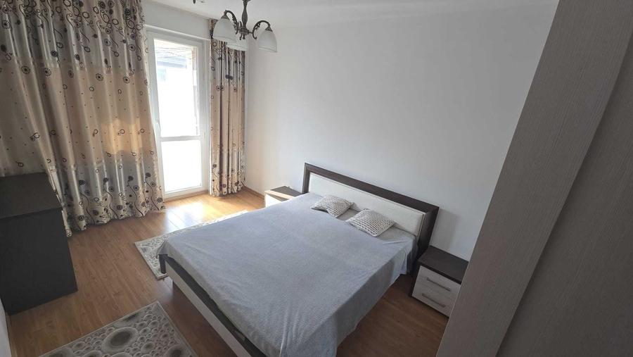 Apartament cu 3 camere semidecomandat în Central