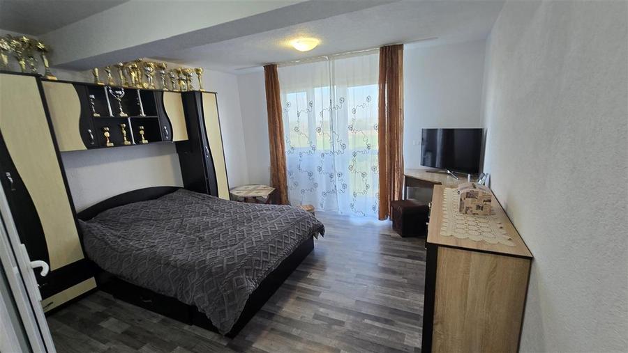 Casă individuală cu 5 camere cu Teren 2500 Mp în Luncușoara