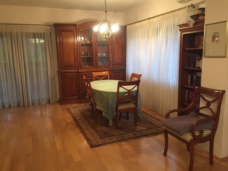 Casă individuală cu 6 camere cu Teren 550 Mp în Băneasa