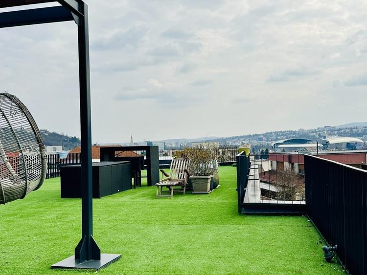 Penthouse cu 3 camere semidecomandat, mobilat în Grigorescu