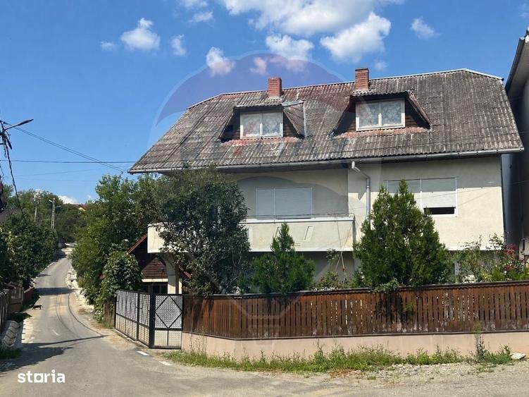 Casă cu 4 camere în Rona de Sus