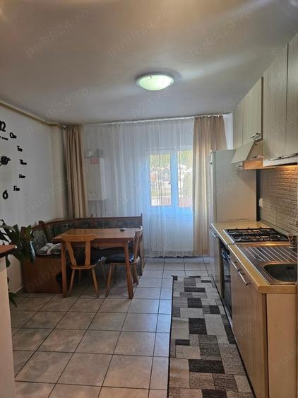 Apartament cu 2 camere decomandat în Petros