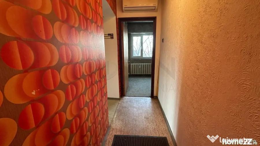 Apartament cu 3 camere decomandat în 1 Mai