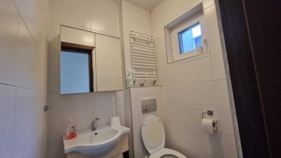 Apartament cu 3 camere decomandat, mobilat în Berceni