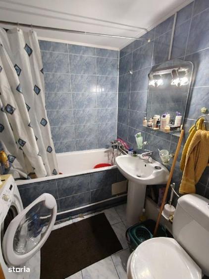 Apartament cu 3 camere decomandat în Berceni