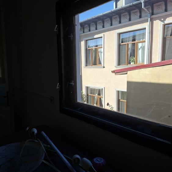 Apartament cu 3 camere semidecomandat în 13 Septembrie
