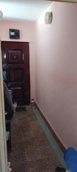 Apartament cu 3 camere semidecomandat în Girocului