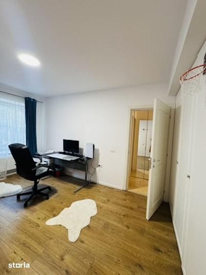 Casă cu 10 camere cu Teren 400 Mp în Floreasca