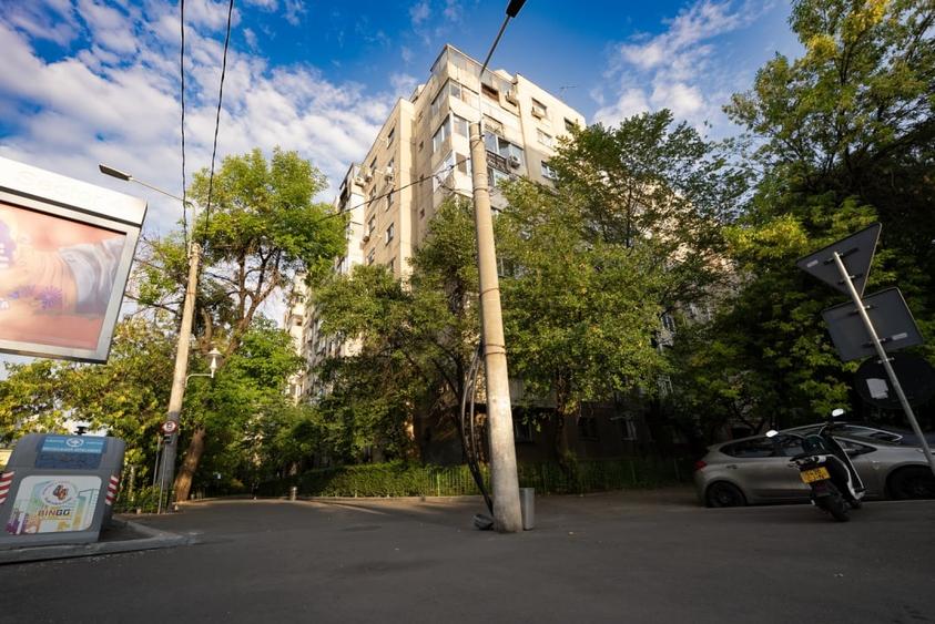 Apartament cu 4 camere decomandat, mobilat în Tineretului