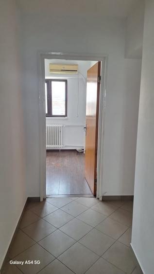 Apartament cu 4 camere decomandat, mobilat în P-ța Amzei