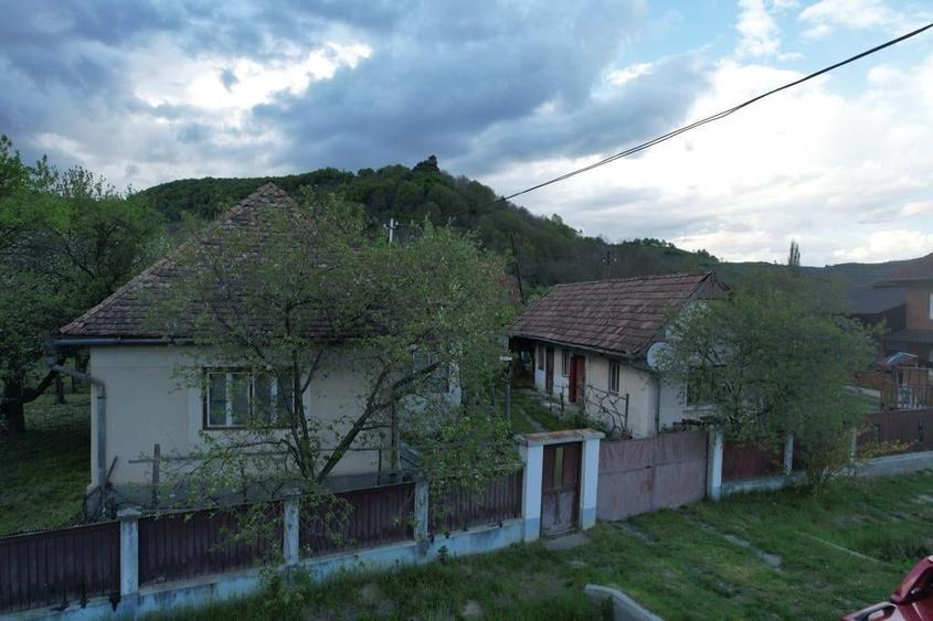Casă individuală cu 5 camere cu Teren 2100 Mp în Ghinești