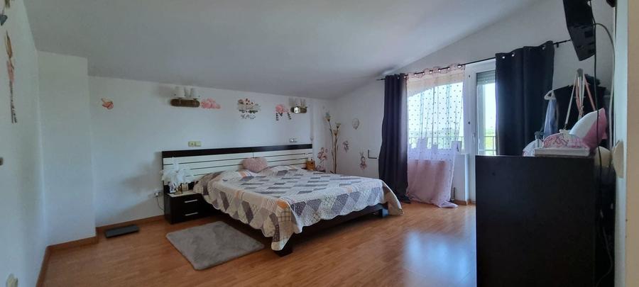 Casă individuală cu 4 camere cu Canalizare în Buda
