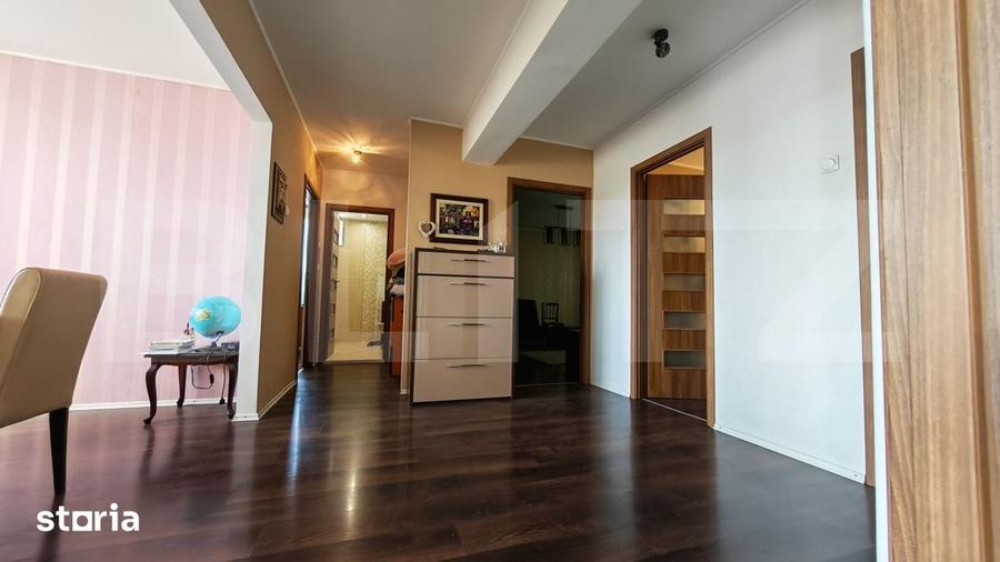 Apartament 4 camere decomandat, etaj intermediar, Splaiul Crisanei - 9