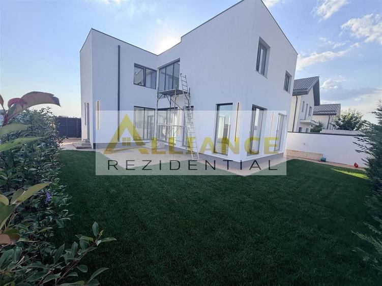 Casă individuală 4 camere  3 băi 145 mp utili ! - 4