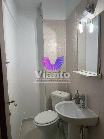 Apartament cu 3 camere decomandat, mobilat în Central