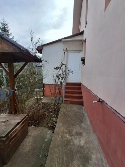 Casă individuală cu 6 camere cu Canalizare în Tomești