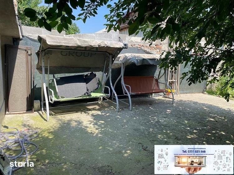 Casă cu 7 camere cu Teren 294 Mp în Piața Centrală