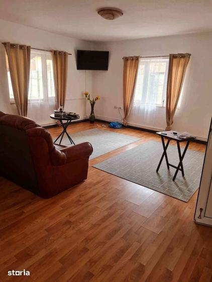Spațiu comercial, de 794 mp, în Batiz