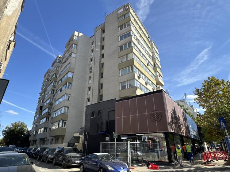 Apartament cu 2 camere decomandat, mobilat în Dorobanți
