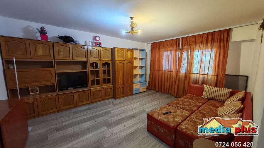 Apartament cu 2 camere decomandat în