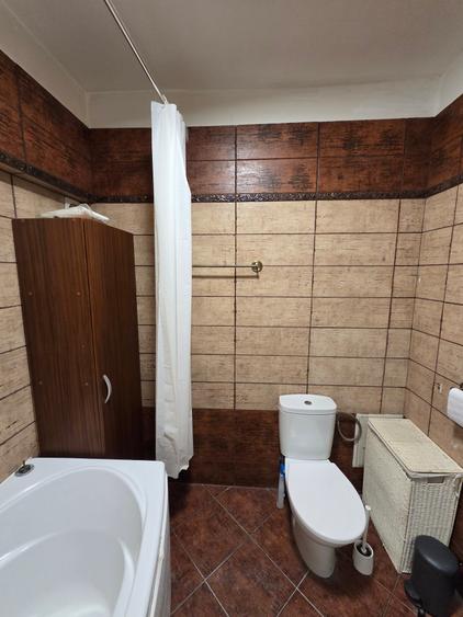 Apartament cu 2 camere semidecomandat în Văcăresti