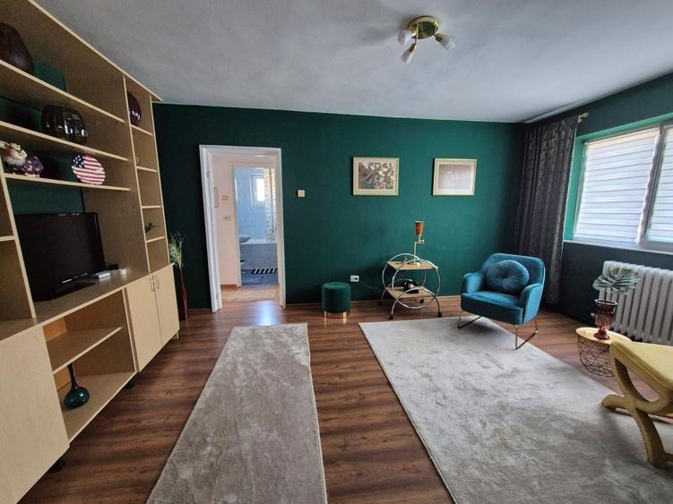 Apartament cu 3 camere decomandat, mobilat în Grigorescu