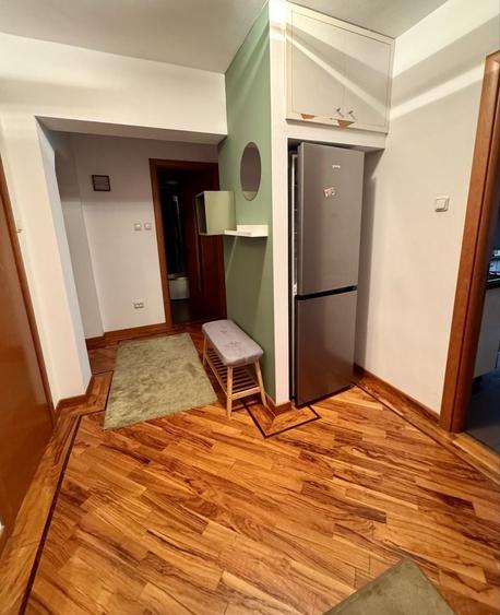 Apartament cu 4 camere decomandat în Aleea Trandafirilor