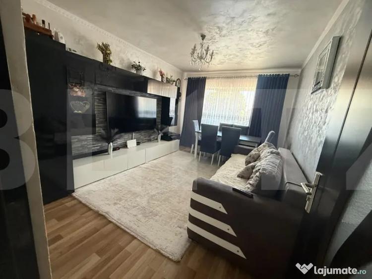 Apartament cu 3 camere decomandat în Central