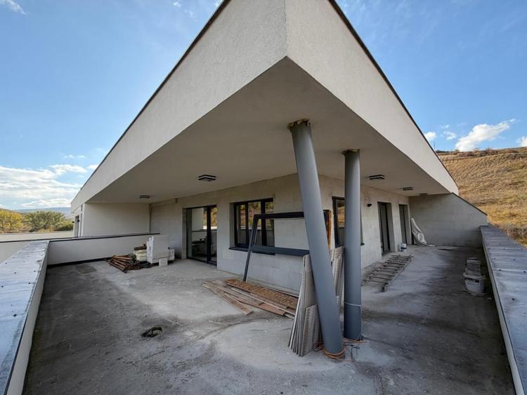 Apartament cu 3 camere semidecomandat în Mănăștur