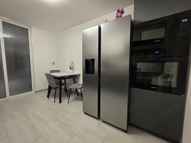 Apartament cu 4 camere decomandat în Central