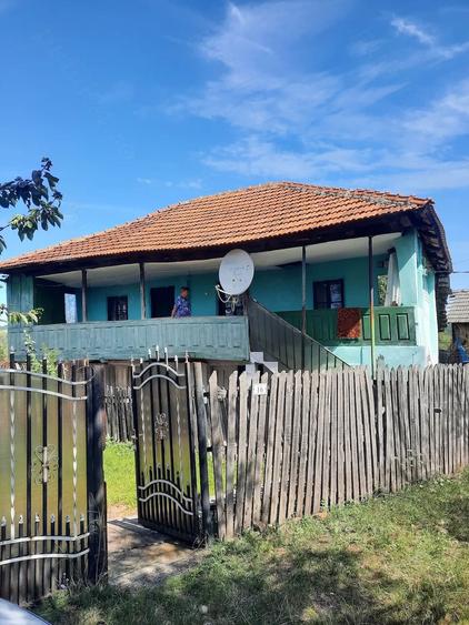 Casă cu 2 camere cu Teren 30 Mp în Târgu Logrești