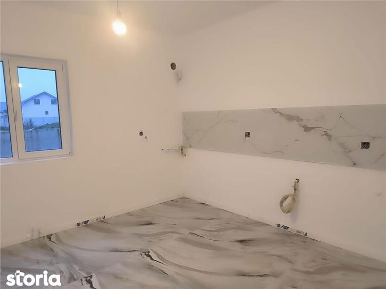 Casă cu 5 camere cu Teren 330 Mp în Central