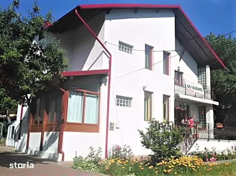 Casă cu 5 camere cu Teren 1000 Mp în Central