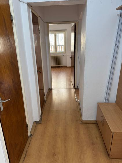 Apartament cu 3 camere decomandat în Colentina