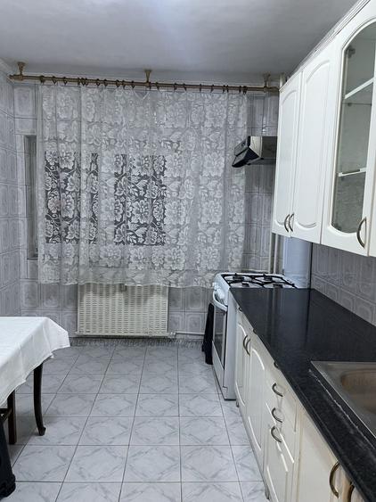 Apartament cu 2 camere decomandat în 1 Mai