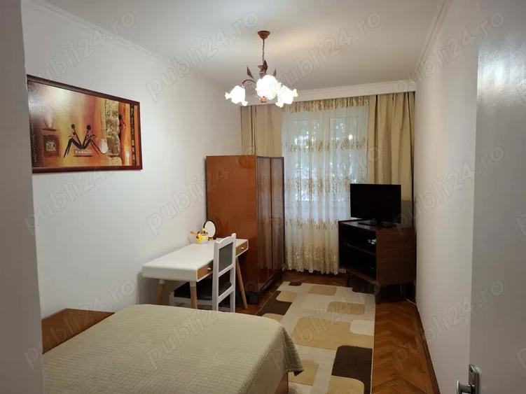 Apartament cu 3 camere decomandat în George Enescu