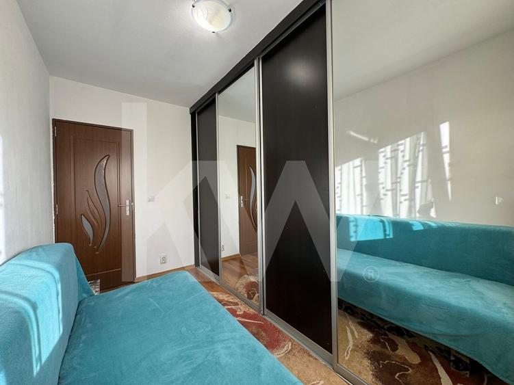 Apartament cu 3 camere semidecomandat, mobilat în Mihai Viteazul