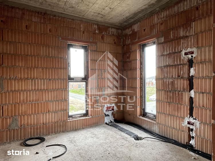 Casă cu 3 camere cu Teren 250 Mp în Săcălaz