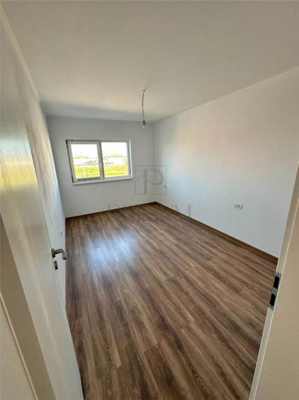 Casă cu 4 camere cu Teren 350 Mp în Săcălaz