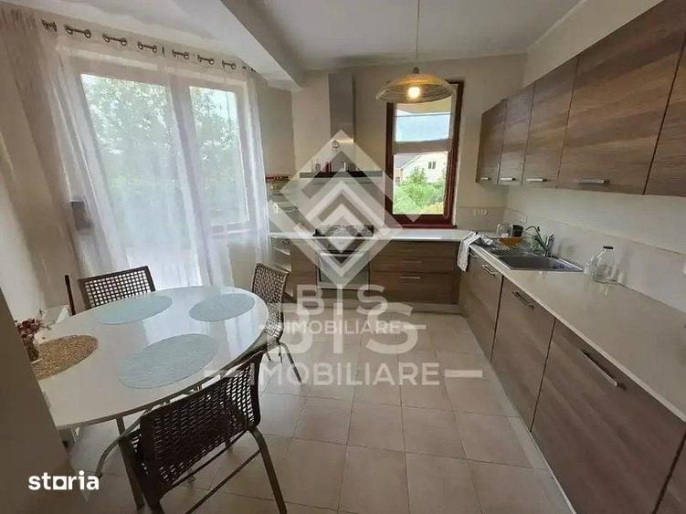Casă cu 6 camere cu Teren 1200 Mp în Unirea