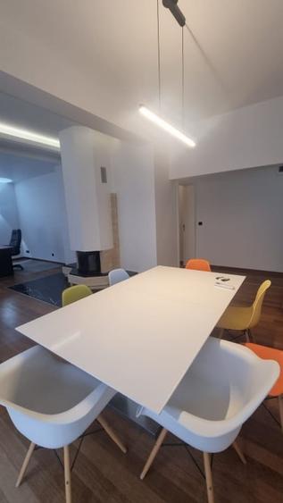 Apartament cu 5 camere decomandat, mobilat în Primăverii