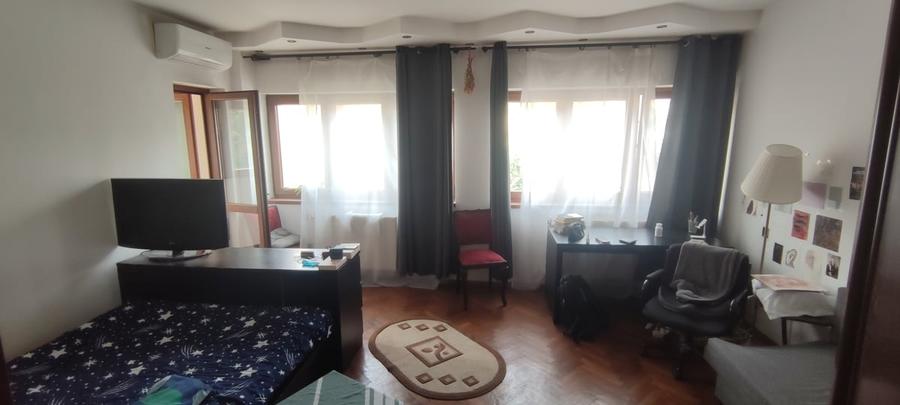 Garsonieră decomandată în Romană