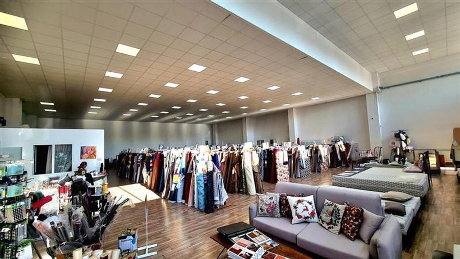 Spațiu comercial, de 470 mp, în Central