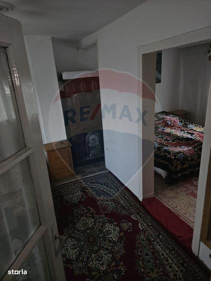 Casă cu 4 camere în Prislop
