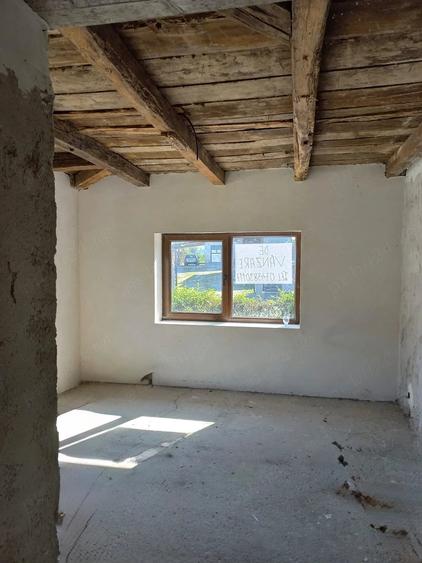 Casă cu 2 camere cu Teren 3200 Mp în Fărcașa