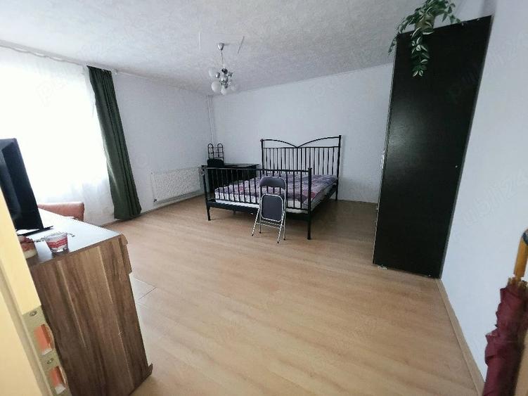 Apartament cu 3 camere decomandat în Complex Studențesc