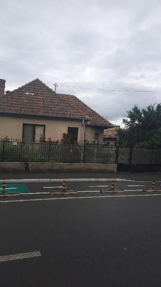 Casă individuală cu 4 camere cu Teren 700 Mp în Sud-Vest