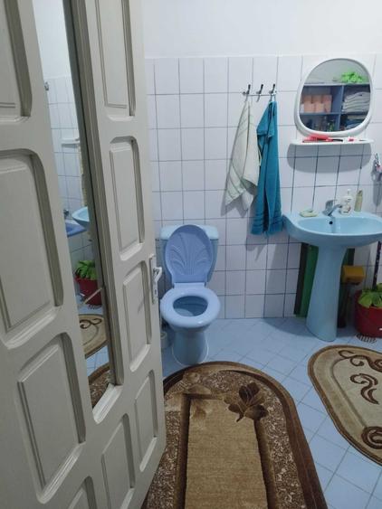 Casă cu 4 camere decomandat în Central