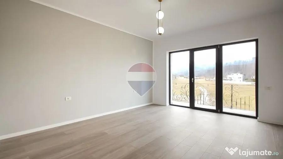 Casă cu 5 camere cu Teren 400 Mp în Bunloc
