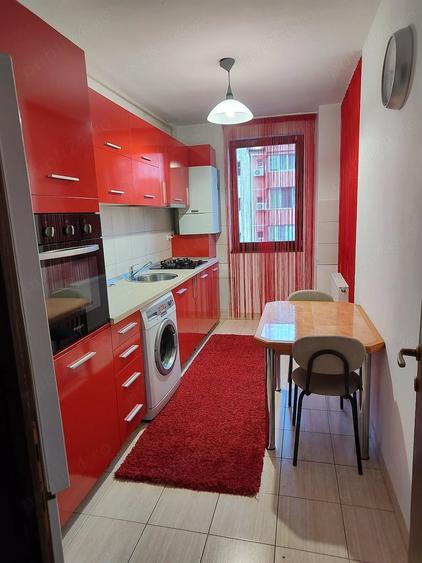 Apartament cu 2 camere semidecomandat în Buziașului